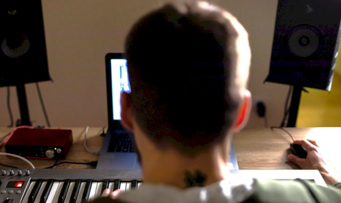 AI and Bots Allegedly Used to Fraudulently Boost Music Streams